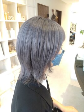 コルハバイラレヴ(CoLHa by Le Reve) ブリーチカラー　グレーアッシュ　ウルフスタイル