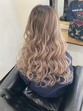 人気の理由　その２　質にこだわった最高級エクステのみを使用!