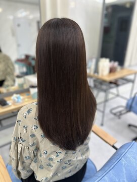 エミン(emyn) 髪が変わる【美髪革命】艶髪/髪質改善/縮毛矯正/代々木