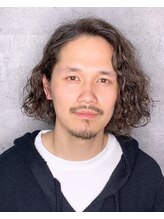 【波巻き・ツイスパ】無造作な動きで大人の色気を魅せるトレンドパーマ