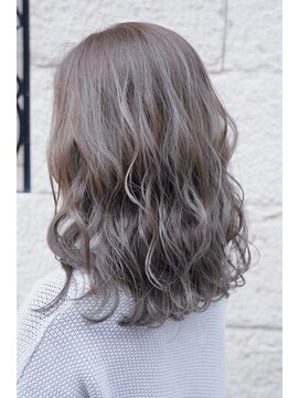 フルール たまプラーザ(Fleur) モノトーングレージュ/ミディ/透明感