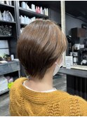 大人ショート+透け感ベージュカラー!