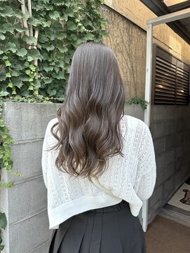 チョビー(Chobii) 前髪パーマレイヤーロングアッシュカラーグレーベージュy3