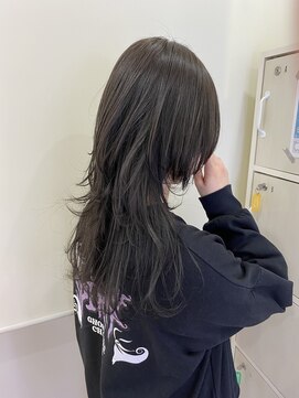 シエル フクオカ(CIEL FUKUOKA) ロングウルフレイヤー透明感グレージュカラー