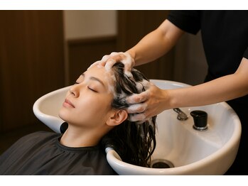 ヘアアンドメイク スタジオ ミムロ(HAIR&MAKE STUDIO MIMURO)の写真/ヒト幹細胞などを使った頭皮環境を整えるヘッドスパで健やかな頭皮へ