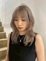 バズ(BUZZ)&nbsp;透明感ミルクティーアッシュ/レイヤーカット/ミディアム
