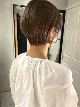 プフ 伏見(puf) <LESS伏見>ハイトーンベージュで丸みが可愛いオトナショート☆