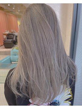 ボックスミコ(Box mico.) ダメージレスの艶グレージュで綺麗めロング★