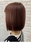 シンプルなスクエアボブ×ピンクブラウン