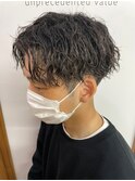センターパートツイストスパイラルパーマメンズ波巻きパーマ