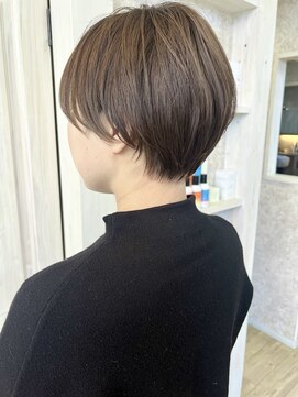 キャアリー(Caary) 福山市Caary簡単お手入れ酸性ストレートひし形ショートスタイル