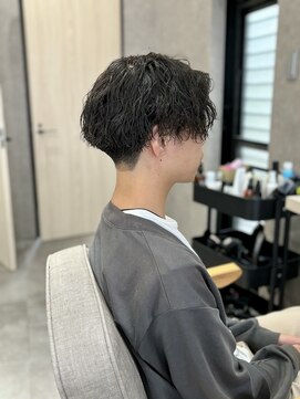 ムード カナザワ(mood kanazawa) センターパート刈り上げマッシュ×ツイストスパイラル