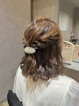 ラフ(Laugh) ハーフアップスタイル