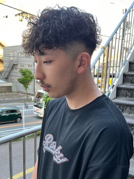 アイズ 海老名(AIZU) スペインカール スパイラルパーマ メンズパーマ 眉毛 理容室