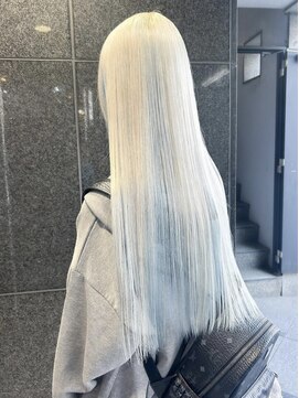 ヤド 原宿(YADO) ブロンド/ペールブルー/ハイトーンカラー