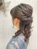 プランタン(Printemps)&nbsp;ボリュームハーフアップ 結婚式 お呼ばれヘア 二次会ドレス