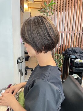 ハーツ(Heart's) 白髪ぼかし/イメチェンヘアスタイル/前髪カタログ/ショートボブ