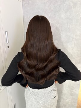 モク(mok) 大人っぽい透明感のあるベージュ系カラー◎