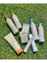 AVEDAエクスクルーシブサロンだから商品ラインナップが豊富。【AVEDAエクスクルーシブサロン/CHARA池袋】