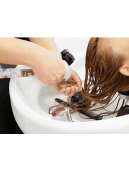 オーダーメードでカスタマイズできる「oggi otto」を導入！髪にしっかりと栄養・潤いを与え艶やかな髪へ♪