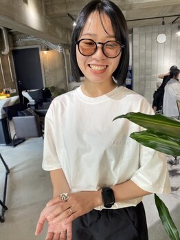 一人ひとりの髪質・骨格・ライフスタイルに寄り添い、「似合わせカット」であなたらしさを本格派サロン◎