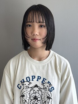 シア(sia) レイヤーbobレイヤーボブぱつっとボブ暗髪透明感アッシュ心斎橋