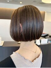 白髪も、カラーダメージも諦めない ── ケアカラー＆白髪ぼかしハイライト