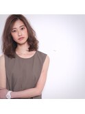 毛先の揺らぎがポイントな大人ミディ♪