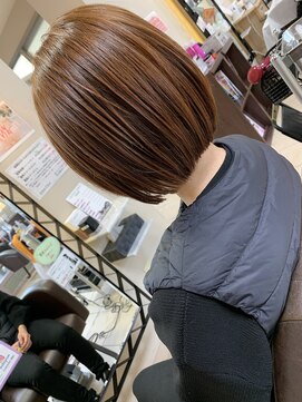 アールモンドヘア新世界 ミニボブ