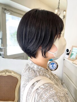 アミュレ(Amule) 可愛いショートボブもみあげ長めで顔まわり垢抜けるカット