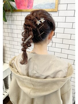 リール(THE RIRE.) *THE RIRE. 結婚式お呼ばれ×編みおろしポニー*