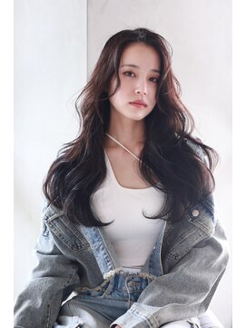 リリー(Lilly) 透明感カラーとレイヤーカットで動きのあるくびれヘア＊