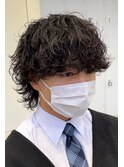 波巻きマッシュウルフ黒髪スパイラルパーマ