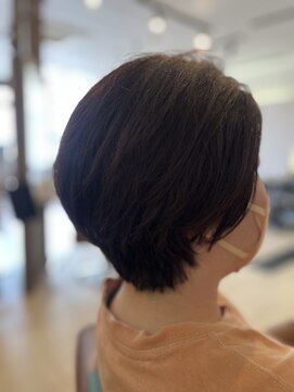 クティエ(Cuthie) 丸みショート/小牧/レイヤーショート/シルエット