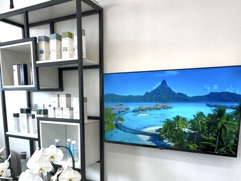 イヴ ヘアコード(EVE hair coord)の写真/大きなスクリーンモニターでサブスクが観れる！忙しい朝が少しでも楽にまとまるスタイルをご提案！[草加]