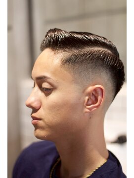 キングスマン トーキョー 国分寺(KINGSMAN TOKYO) スキンフェード　サイドパート