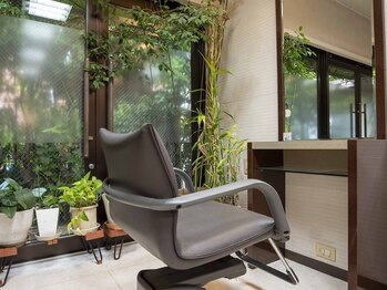 ヨシキ Yohsiki ヘアーサロン HAIR SALONの写真/【北千住駅３分】気軽に相談できる安心のお悩み解決サロン♪周りを気にせず、自分だけのサロンタイムを…＊