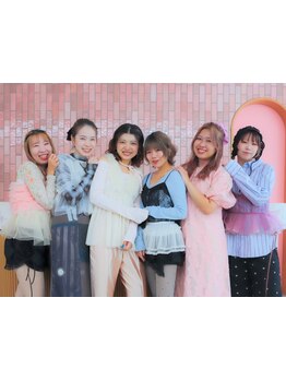 各分野のスペシャリストが集結！話しやすい雰囲気の女性スタッフがあなたの理想を聞き取ります♪