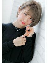 ローマ ギンザ(ROMA Ginza)&nbsp;『ROMA』ハイトーングレージュひし形シルエットエアリーショート