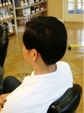 ヘアーステージめぐりや メンズカット+グレイカバー