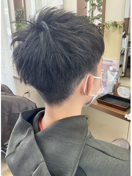 コアフィールフィス(COIFFURE fils) 【見附　今町】骨格修正カット　刈り上げ　清潔感