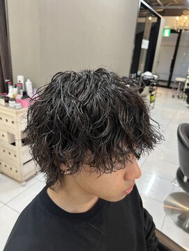 アイズ 海老名(AIZU) ツイストスパイラルパーマ　ウルフパーマ　メンズカット　波巻き