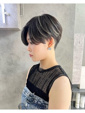 ヴェイン 渋谷(vain) 刈り上げハンサムショート　ハイライト