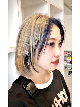ヘアデザイン ファブロ(hair design FABRO.) フェイスフレイムング×顔周りレイヤー/コバルト/ペールベージュ