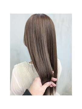 カラフェ(carafe) グレージュカラー/透明感カラー/柔らかカラー/髪質改善