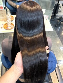 ビグディーサロン(BIGOUDI SALON)の写真/【大阪/梅田/北新地】髪質改善のプロが在籍☆瞬間的な綺麗ではなく、あなたの髪を本質的に変える！