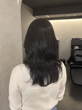 ユッカ 梅田(YUCCA) 【 YUCCA 】大人可愛いレイヤーカット/シアーブラック