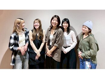 ロカリタ キョウト 千本丸太町店(ROCAReTA kyoto)の写真/トレンドに敏感な女性スタイリストが集結!ナチュラルな中に+αの提案で飾りすぎない絶妙なニュアンスを表現