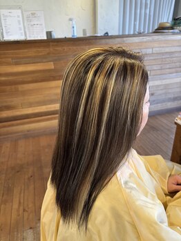 ブブグラスヘアーの写真/気になるクセやうねりを解消し、自然なさら艶髪に☆電子トリートメントをプラスすることでダメージも軽減♪