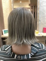 フィックスヘアー なんば(FIX-hair) トリプルカラーホワイトグレーアッシュ/グレージュアッシュ